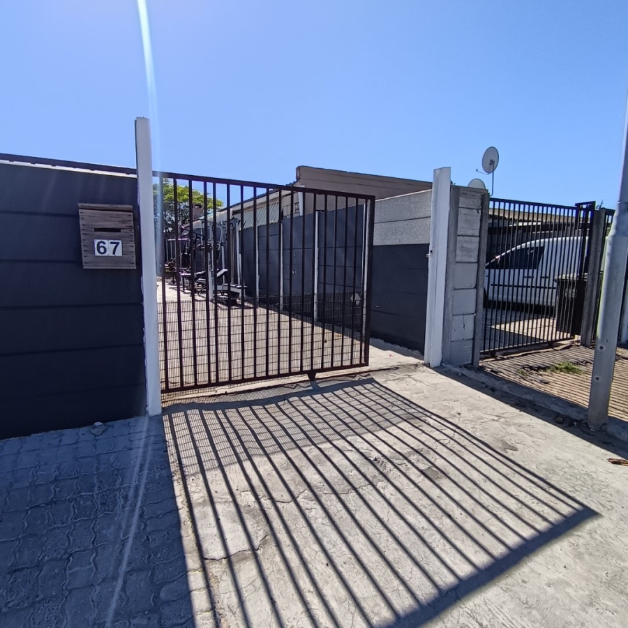 1 Bedroom Property for Sale in Matroosfontein Western Cape
